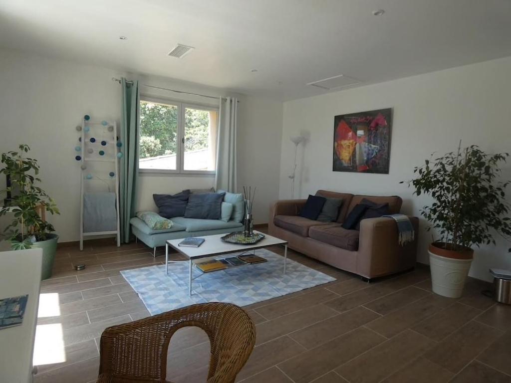 Villa Pierre Blanche Le Calme A 5Mn Du Centre Ville Nîmes Dış mekan fotoğraf