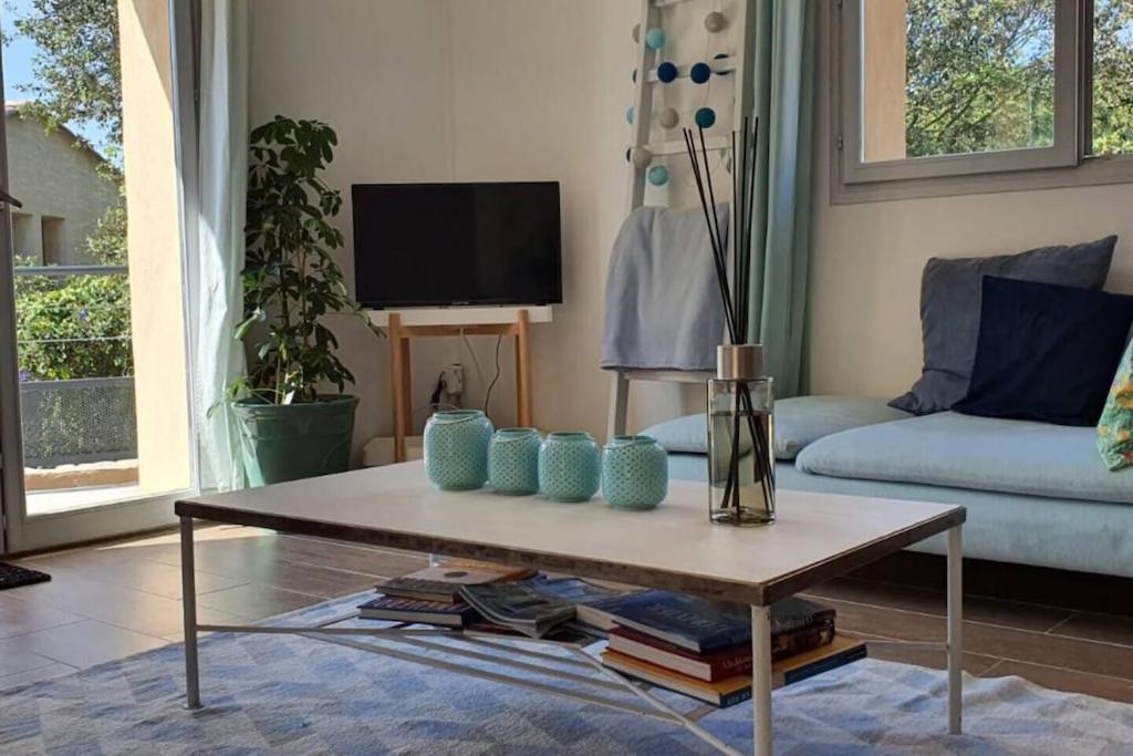 Villa Pierre Blanche Le Calme A 5Mn Du Centre Ville Nîmes Dış mekan fotoğraf