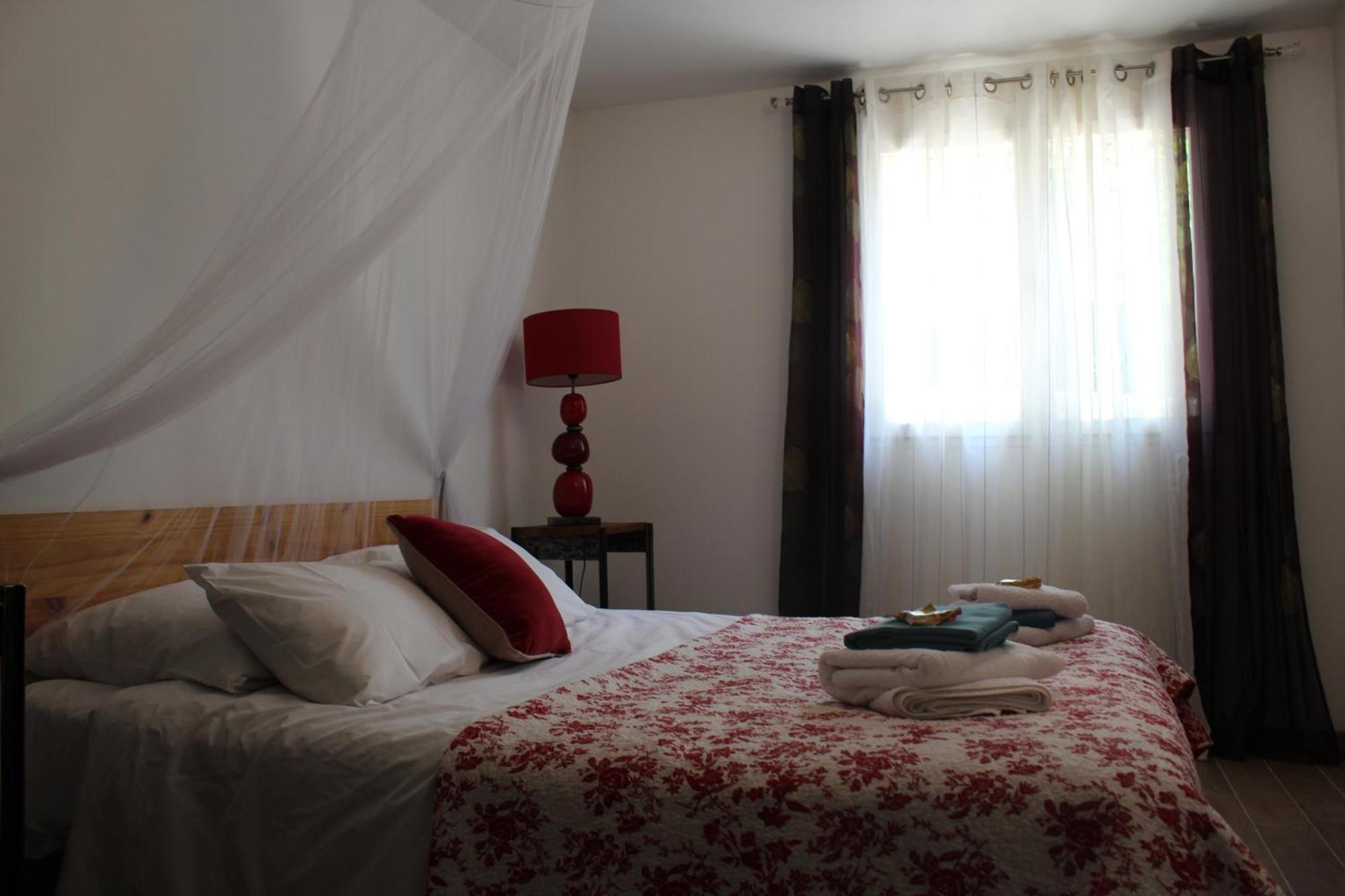 Villa Pierre Blanche Le Calme A 5Mn Du Centre Ville Nîmes Dış mekan fotoğraf