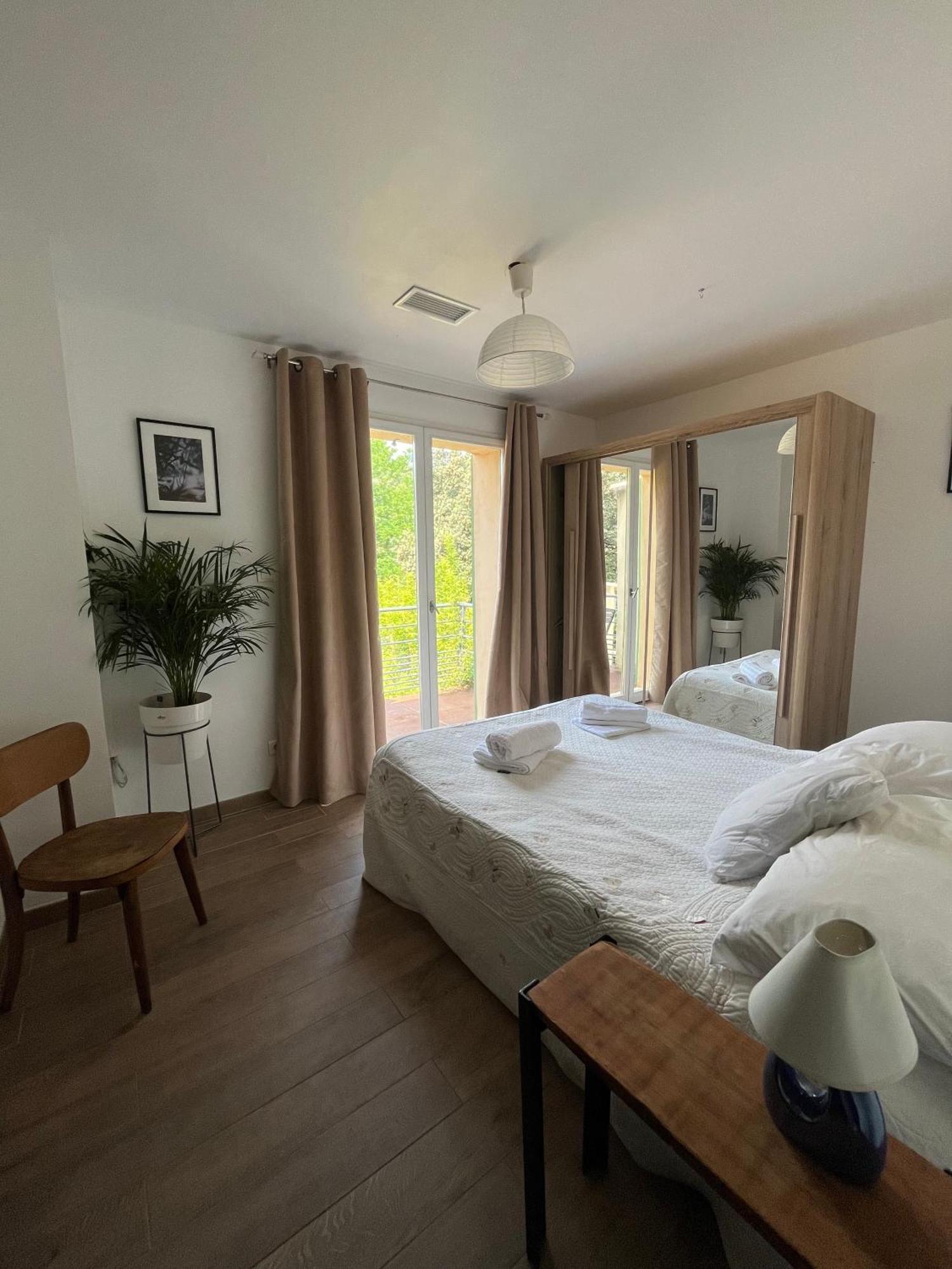 Villa Pierre Blanche Le Calme A 5Mn Du Centre Ville Nîmes Dış mekan fotoğraf